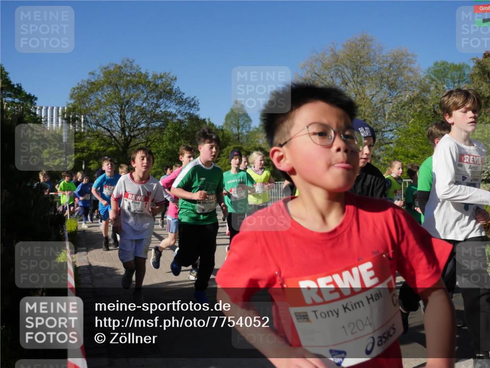 25.04.2025 - Das Zehntel Zöllner http://msf.ph/oto/7754052 26.04.2025 08:45:14 Laufen 1204 meine-sportfotos.de