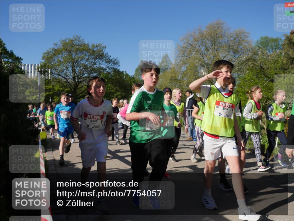 25.04.2025 - Das Zehntel Zöllner http://msf.ph/oto/7754057 26.04.2025 08:45:14 Laufen 3907, 3234 meine-sportfotos.de