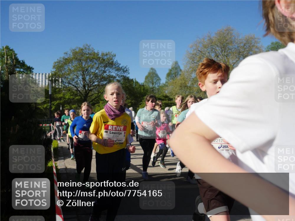 25.04.2025 - Das Zehntel Zöllner http://msf.ph/oto/7754165 26.04.2025 08:45:23 Laufen 2324, 2217 meine-sportfotos.de