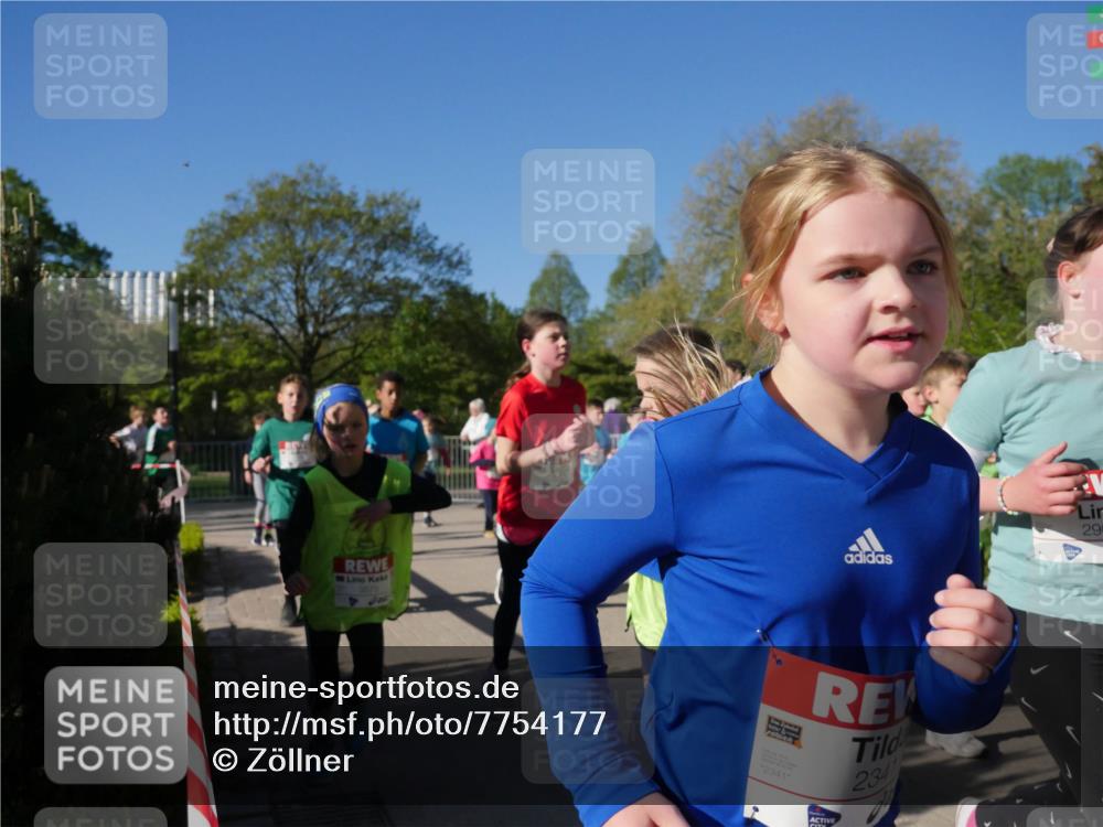 25.04.2025 - Das Zehntel Zöllner http://msf.ph/oto/7754177 26.04.2025 08:45:25 Laufen 3575, 296, 20, 2341, 234 meine-sportfotos.de