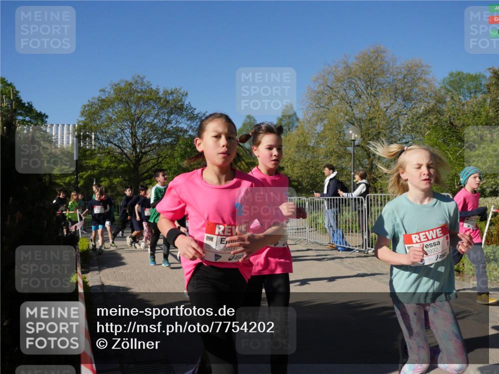 25.04.2025 - Das Zehntel Zöllner http://msf.ph/oto/7754202 26.04.2025 08:45:28 Laufen 3466, 2932 meine-sportfotos.de