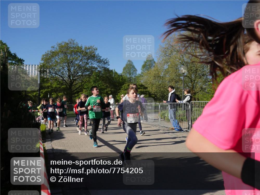 25.04.2025 - Das Zehntel Zöllner http://msf.ph/oto/7754205 26.04.2025 08:45:28 Laufen  meine-sportfotos.de