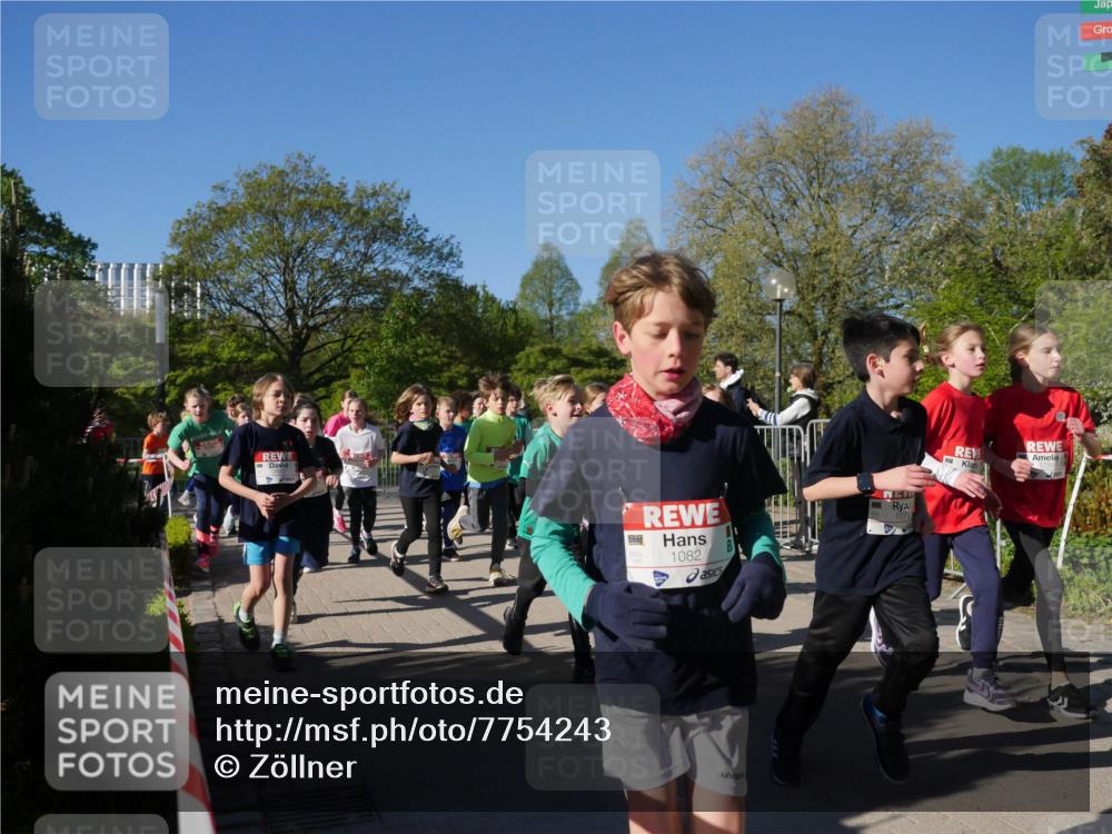 25.04.2025 - Das Zehntel Zöllner http://msf.ph/oto/7754243 26.04.2025 08:45:32 Laufen 1082, 1079 meine-sportfotos.de