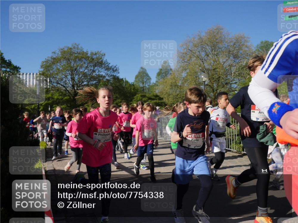 25.04.2025 - Das Zehntel Zöllner http://msf.ph/oto/7754338 26.04.2025 08:45:39 Laufen 3526, 1117, 1105 meine-sportfotos.de