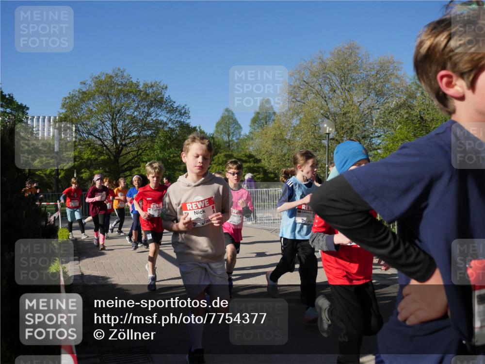 25.04.2025 - Das Zehntel Zöllner http://msf.ph/oto/7754377 26.04.2025 08:45:43 Laufen 2640, 10 meine-sportfotos.de
