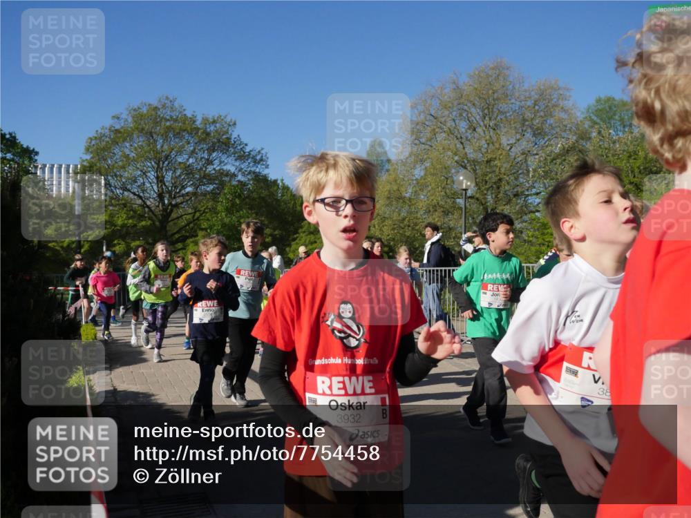 25.04.2025 - Das Zehntel Zöllner http://msf.ph/oto/7754458 26.04.2025 08:45:50 Laufen 3932, 38 meine-sportfotos.de