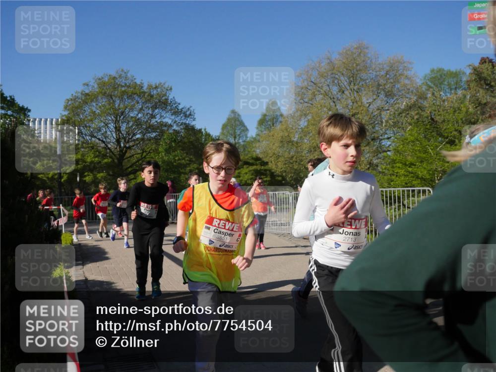 25.04.2025 - Das Zehntel Zöllner http://msf.ph/oto/7754504 26.04.2025 08:45:55 Laufen 3551, 2713 meine-sportfotos.de