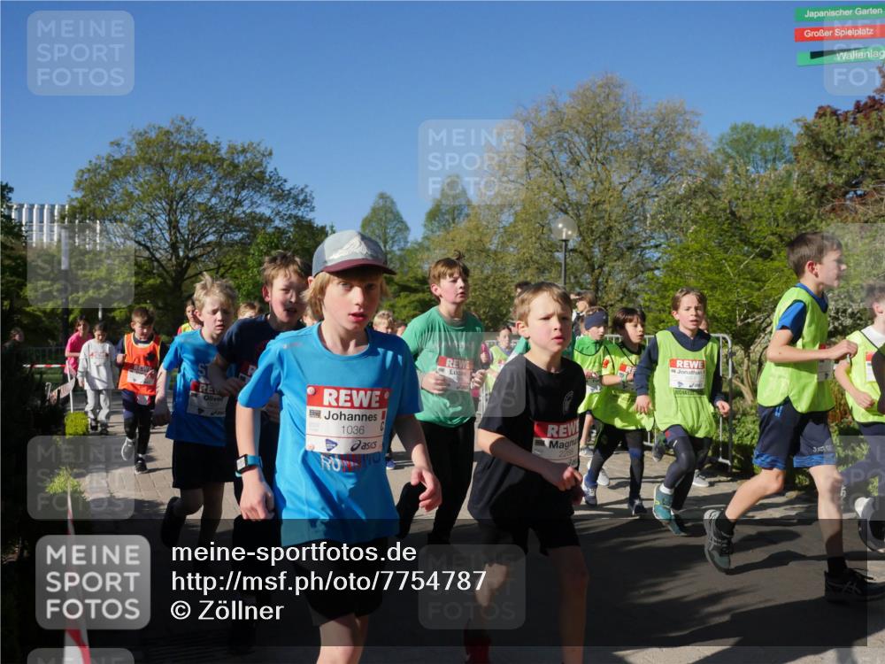 25.04.2025 - Das Zehntel Zöllner http://msf.ph/oto/7754787 26.04.2025 08:46:25 Laufen 1037, 1036, 2288 meine-sportfotos.de