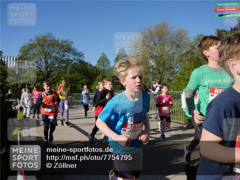 25.04.2025 - Das Zehntel Zöllner http://msf.ph/oto/7754795 26.04.2025 08:46:25 Laufen 1037 meine-sportfotos.de
