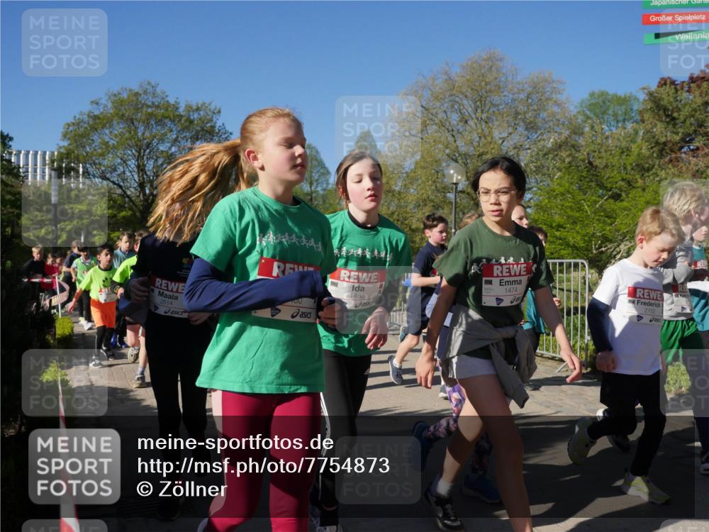 25.04.2025 - Das Zehntel Zöllner http://msf.ph/oto/7754873 26.04.2025 08:46:34 Laufen 2614, 1463, 1474, 2152 meine-sportfotos.de