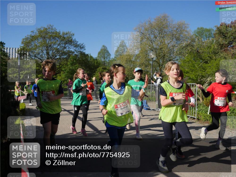 25.04.2025 - Das Zehntel Zöllner http://msf.ph/oto/7754925 26.04.2025 08:46:39 Laufen 3185, 4, 4, 3176, 1765 meine-sportfotos.de