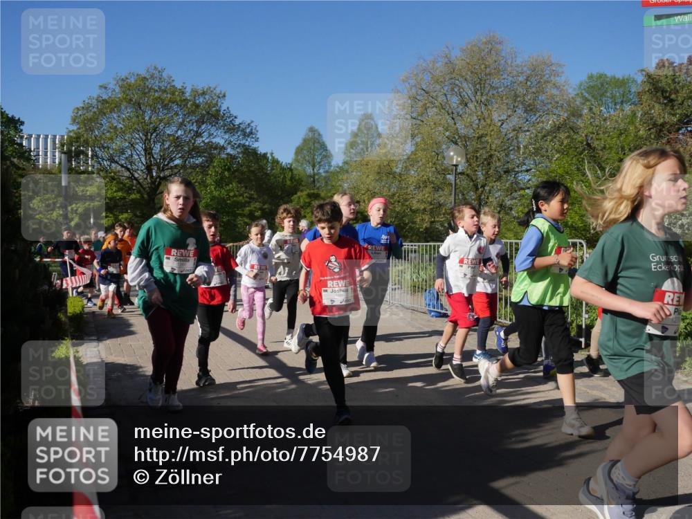 25.04.2025 - Das Zehntel Zöllner http://msf.ph/oto/7754987 26.04.2025 08:46:46 Laufen 127 meine-sportfotos.de