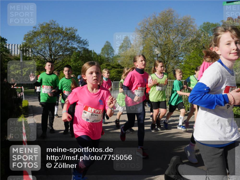 25.04.2025 - Das Zehntel Zöllner http://msf.ph/oto/7755056 26.04.2025 08:46:54 Laufen 3510, 8494 meine-sportfotos.de