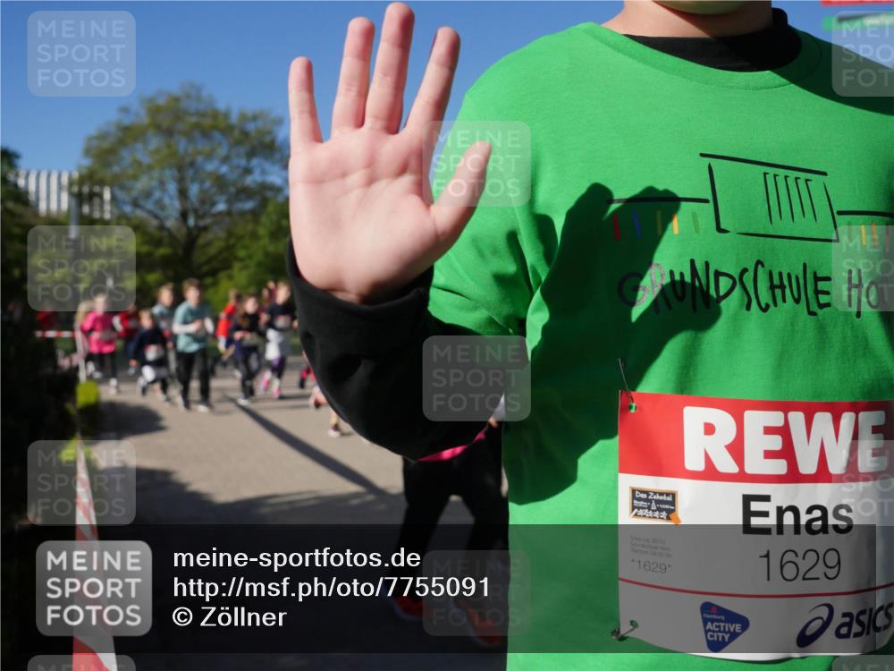 25.04.2025 - Das Zehntel Zöllner http://msf.ph/oto/7755091 26.04.2025 08:46:57 Laufen 2015, 08, 30, 1629, 1629 meine-sportfotos.de