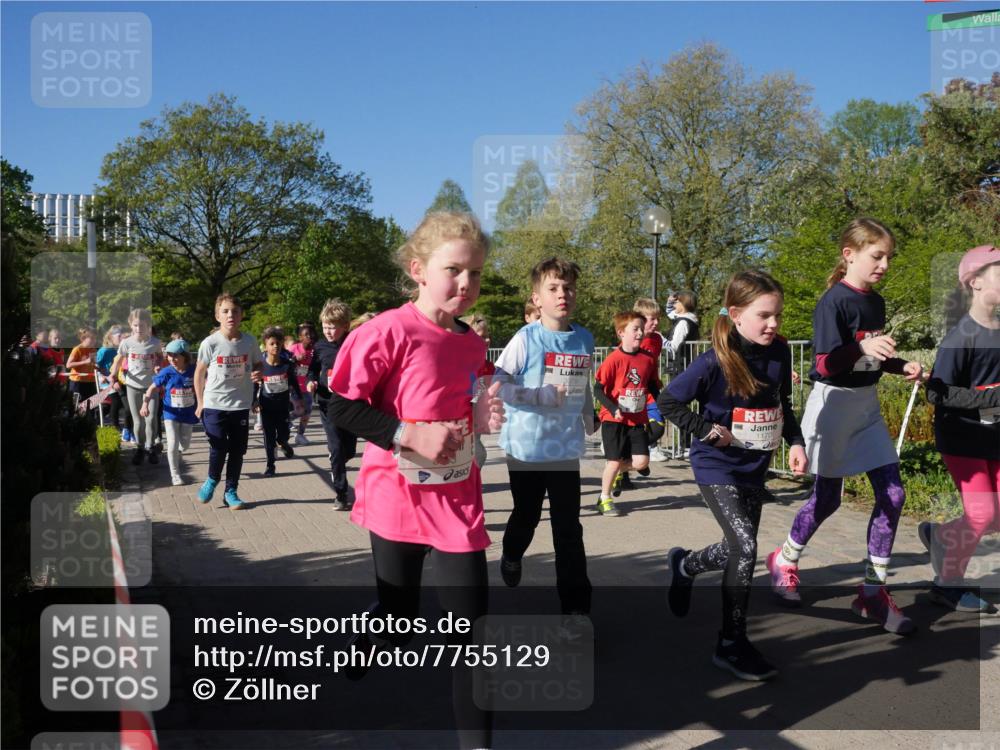 25.04.2025 - Das Zehntel Zöllner http://msf.ph/oto/7755129 26.04.2025 08:47:01 Laufen 3079, 1170 meine-sportfotos.de