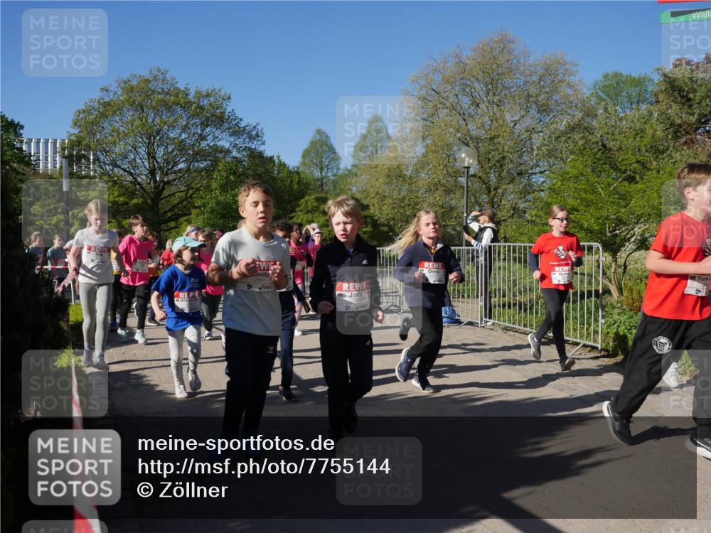 25.04.2025 - Das Zehntel Zöllner http://msf.ph/oto/7755144 26.04.2025 08:47:02 Laufen 2681 meine-sportfotos.de