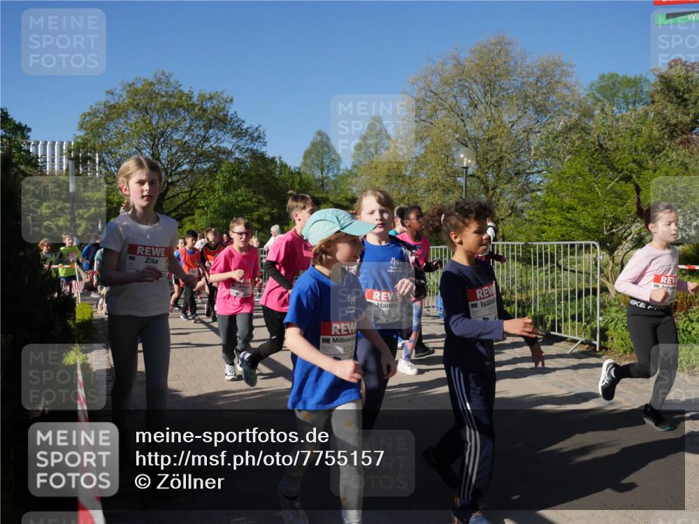 25.04.2025 - Das Zehntel Zöllner http://msf.ph/oto/7755157 26.04.2025 08:47:03 Laufen 1218, 1215 meine-sportfotos.de