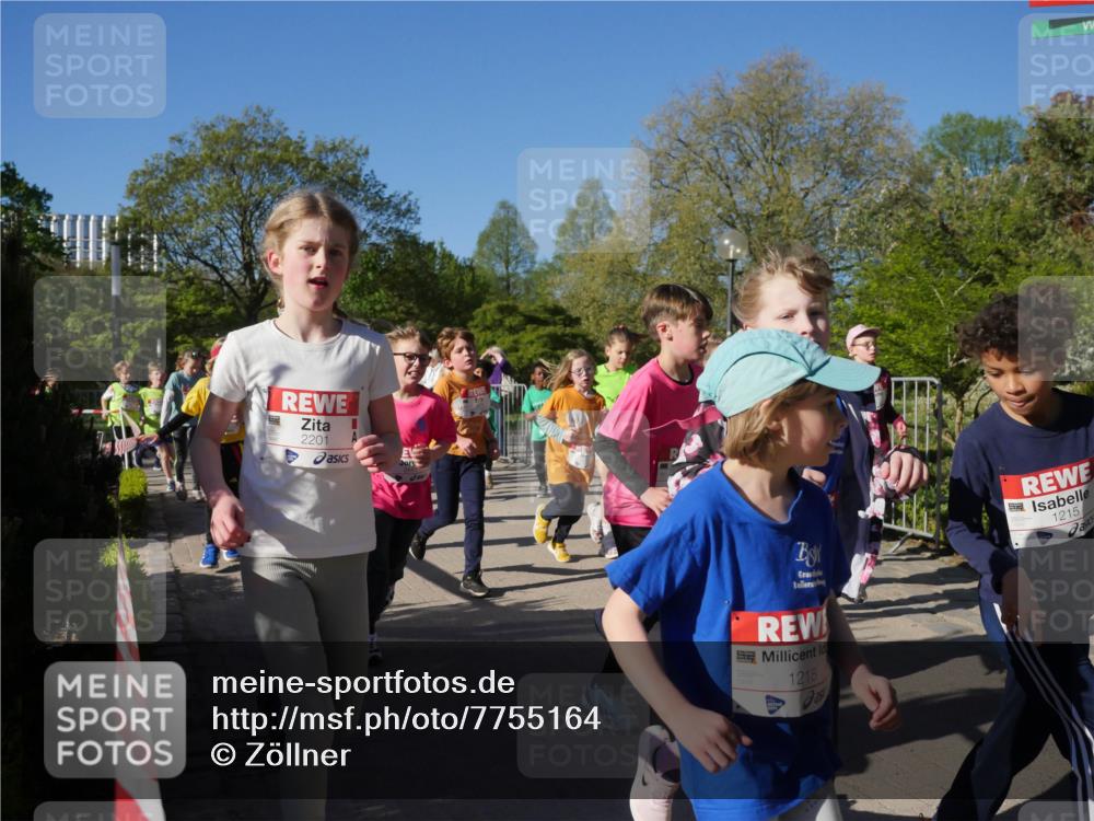 25.04.2025 - Das Zehntel Zöllner http://msf.ph/oto/7755164 26.04.2025 08:47:04 Laufen 2201, 1215, 1218 meine-sportfotos.de