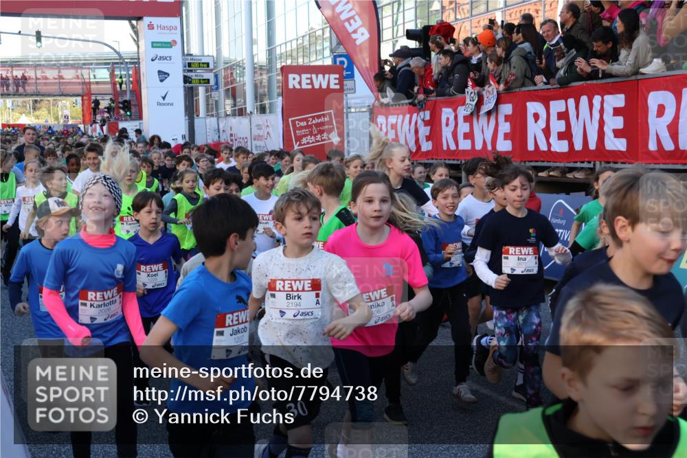 25.04.2025 - Das Zehntel Yannick Fuchs http://msf.ph/oto/7794738 26.04.2025 08:32:13 Allgemein zum Event 2026, 1229, 600, 800, 1207, 2194, 30, 156, 267 meine-sportfotos.de