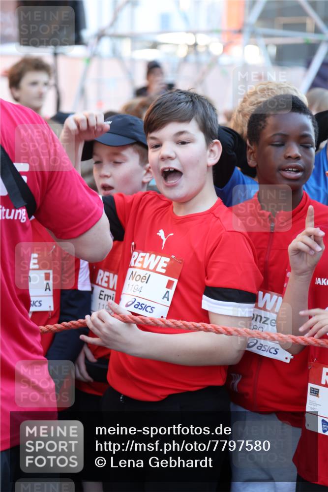 25.04.2025 - Das Zehntel Lena Gebhardt http://msf.ph/oto/7797580 26.04.2025 07:24:25 Allgemein zum Event 1194, 80, 1945 meine-sportfotos.de
