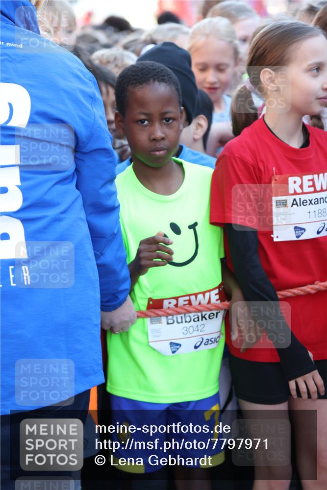 25.04.2025 - Das Zehntel Lena Gebhardt http://msf.ph/oto/7797971 26.04.2025 07:26:56 Allgemein zum Event 3042, 1188, 1188 meine-sportfotos.de