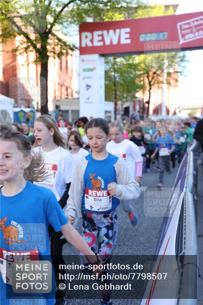 25.04.2025 - Das Zehntel Lena Gebhardt http://msf.ph/oto/7798507 26.04.2025 07:32:11 Allgemein zum Event 0, 00, 17, 2323, 2317 meine-sportfotos.de