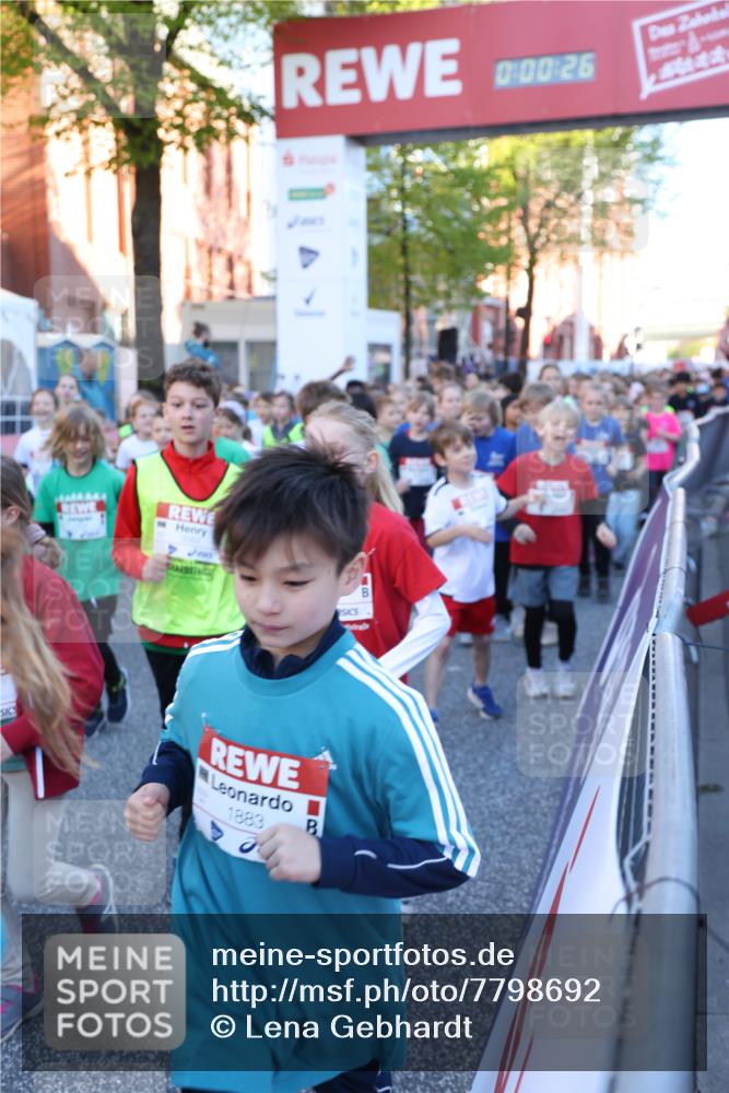 25.04.2025 - Das Zehntel Lena Gebhardt http://msf.ph/oto/7798692 26.04.2025 07:32:20 Allgemein zum Event 0, 00, 26, 1883 meine-sportfotos.de