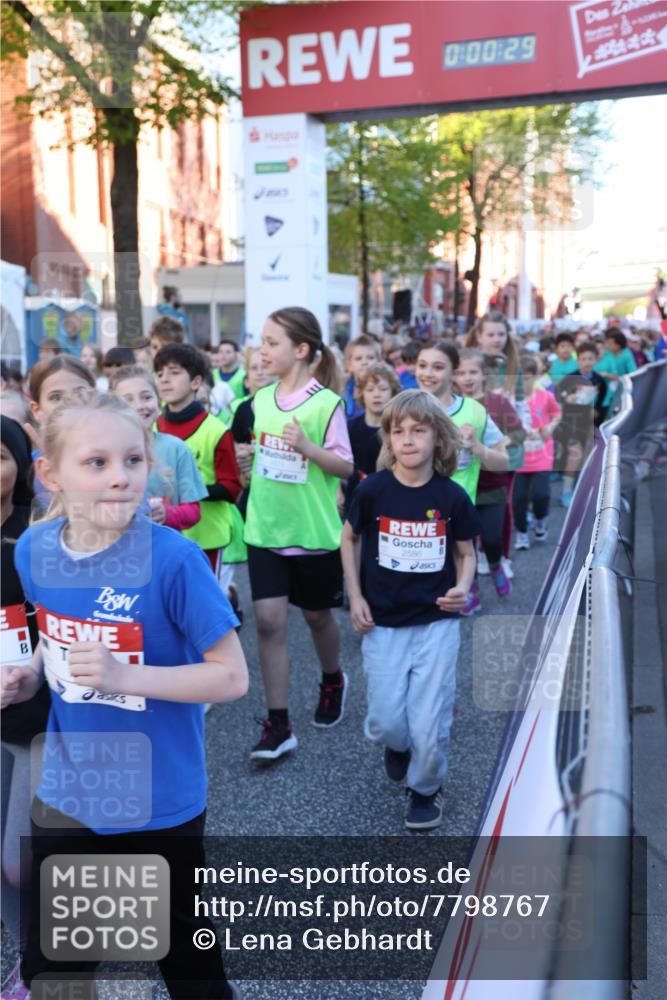 25.04.2025 - Das Zehntel Lena Gebhardt http://msf.ph/oto/7798767 26.04.2025 07:32:23 Allgemein zum Event 0, 00, 29, 2586 meine-sportfotos.de