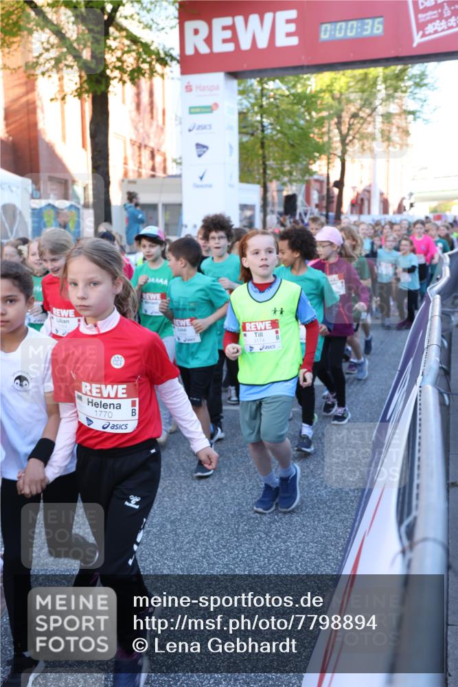 25.04.2025 - Das Zehntel Lena Gebhardt http://msf.ph/oto/7798894 26.04.2025 07:32:30 Allgemein zum Event 0, 00, 36, 1770, 3174 meine-sportfotos.de