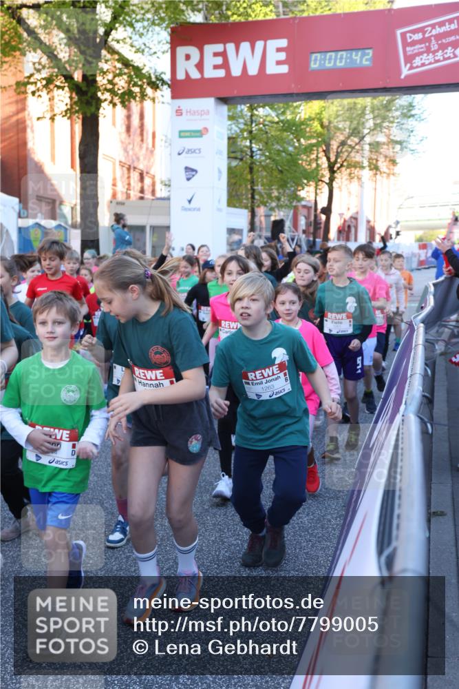 25.04.2025 - Das Zehntel Lena Gebhardt http://msf.ph/oto/7799005 26.04.2025 07:32:36 Allgemein zum Event 0, 00, 42, 1263, 2345 meine-sportfotos.de