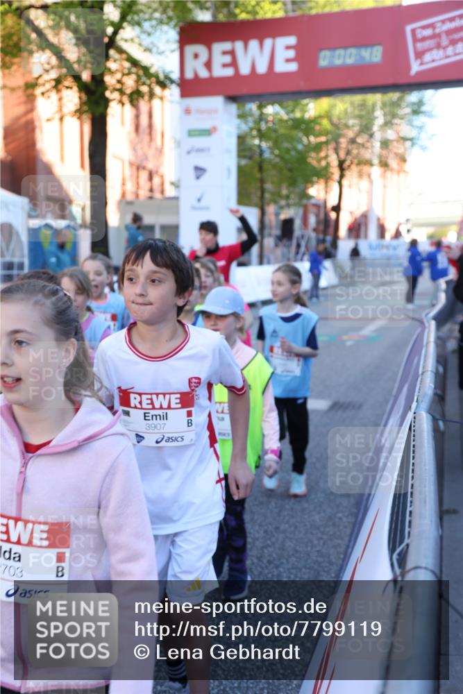 25.04.2025 - Das Zehntel Lena Gebhardt http://msf.ph/oto/7799119 26.04.2025 07:32:41 Allgemein zum Event 703, 0, 00, 48, 3907 meine-sportfotos.de