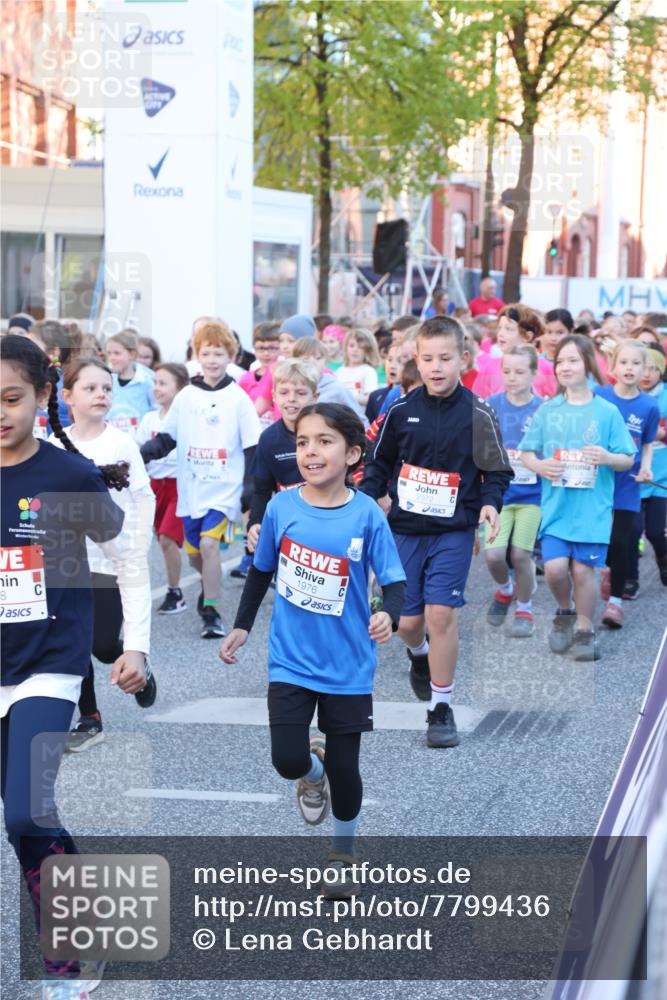 25.04.2025 - Das Zehntel Lena Gebhardt http://msf.ph/oto/7799436 26.04.2025 07:34:32 Allgemein zum Event 8, 1976, 2572 meine-sportfotos.de