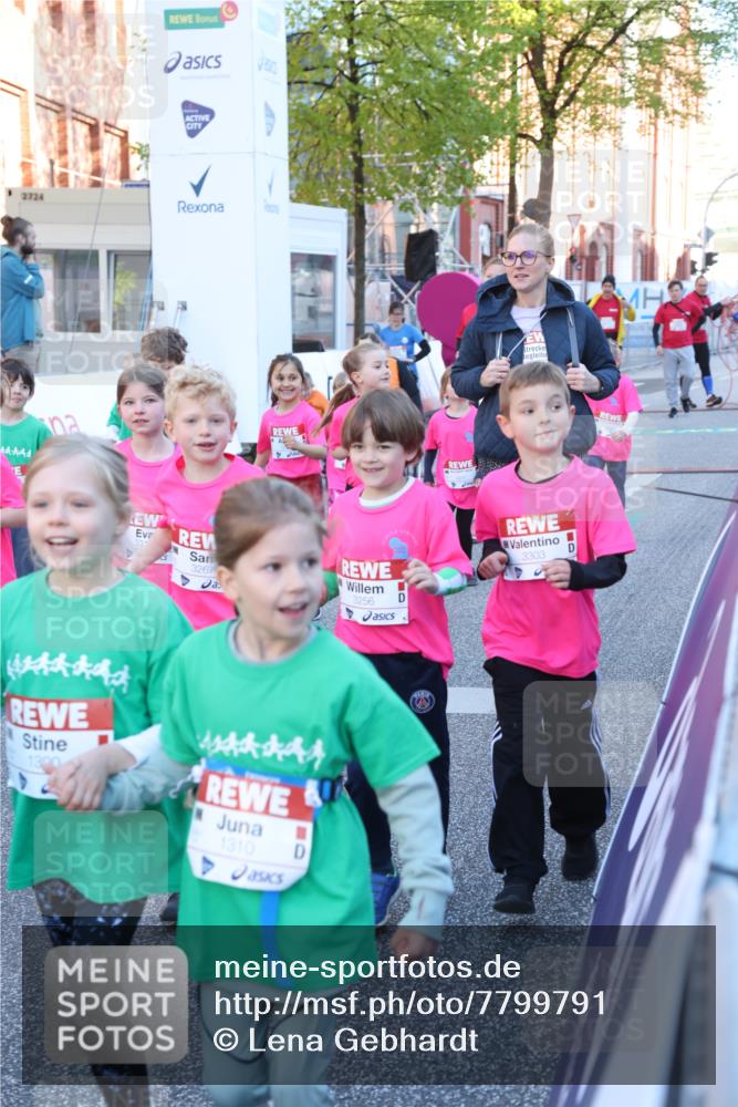 25.04.2025 - Das Zehntel Lena Gebhardt http://msf.ph/oto/7799791 26.04.2025 07:35:34 Allgemein zum Event 2724, 4444, 33, 3267, 3256, 444444, 1310, 3303 meine-sportfotos.de
