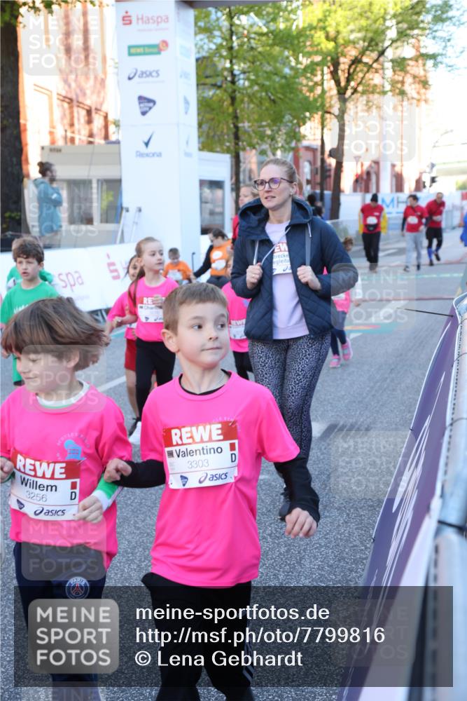 25.04.2025 - Das Zehntel Lena Gebhardt http://msf.ph/oto/7799816 26.04.2025 07:35:35 Allgemein zum Event 5, 3256, 3303 meine-sportfotos.de
