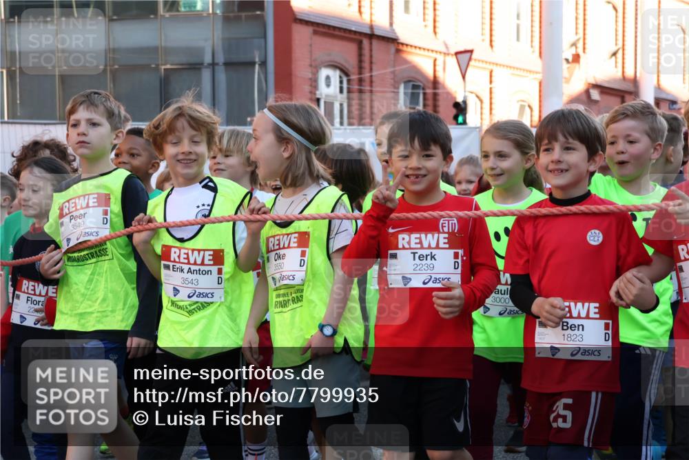 25.04.2025 - Das Zehntel Luisa Fischer http://msf.ph/oto/7799935 26.04.2025 08:34:52 Allgemein zum Event 3550, 220, 3549, 3543, 2239, 3000, 1823, 25 meine-sportfotos.de