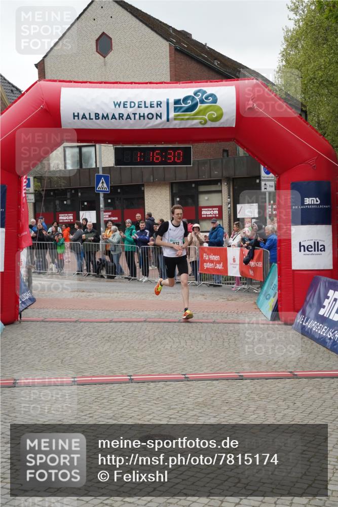 04.05.2025 - 8. Wedeler Halbmarathon Felixshl http://msf.ph/oto/7815174 04.05.2025 11:16:28 Ziel 932 meine-sportfotos.de