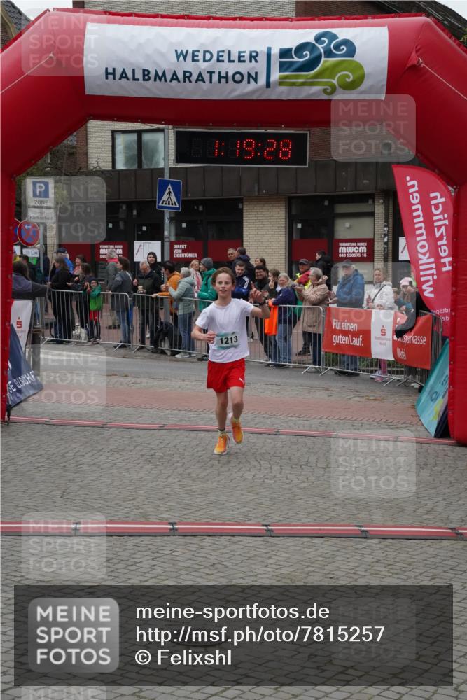 04.05.2025 - 8. Wedeler Halbmarathon Felixshl http://msf.ph/oto/7815257 04.05.2025 11:19:26 Ziel 1213 meine-sportfotos.de