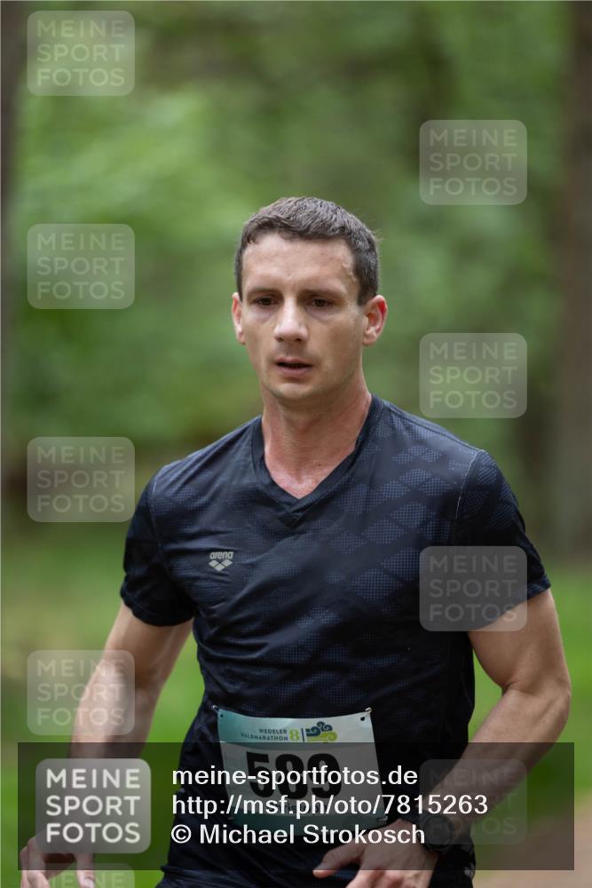 04.05.2025 - 8. Wedeler Halbmarathon Michael Strokosch http://msf.ph/oto/7815263 04.05.2025 10:27:00 Laufen 589 meine-sportfotos.de
