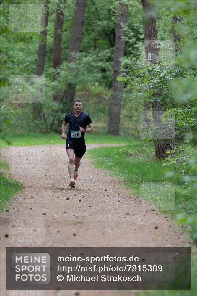 04.05.2025 - 8. Wedeler Halbmarathon Michael Strokosch http://msf.ph/oto/7815309 04.05.2025 10:27:07 Laufen 589 meine-sportfotos.de