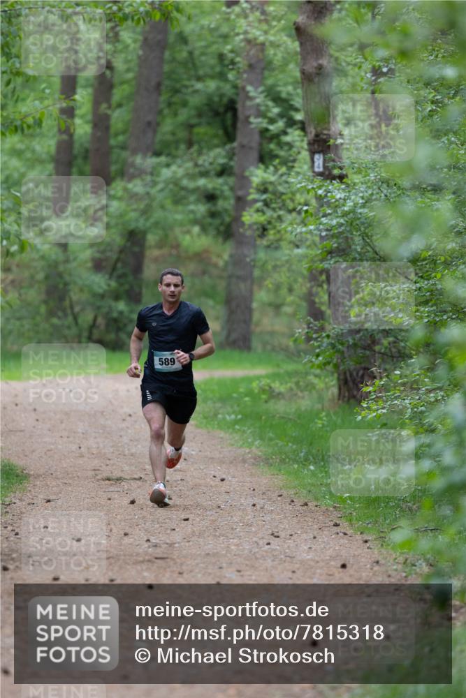 04.05.2025 - 8. Wedeler Halbmarathon Michael Strokosch http://msf.ph/oto/7815318 04.05.2025 10:27:09 Laufen 589 meine-sportfotos.de