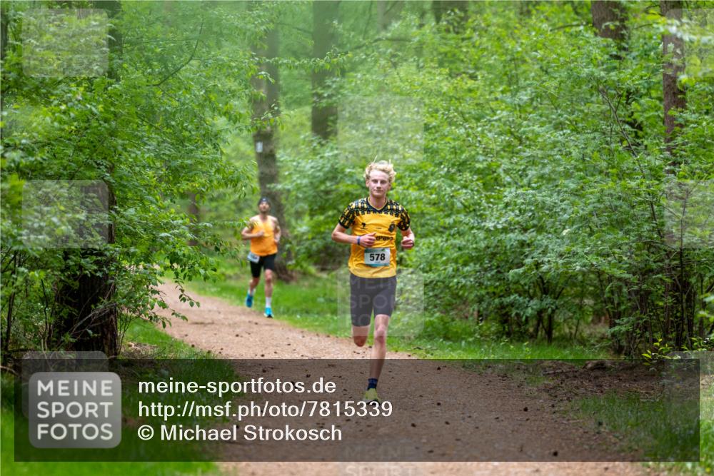 04.05.2025 - 8. Wedeler Halbmarathon Michael Strokosch http://msf.ph/oto/7815339 04.05.2025 10:27:37 Laufen 578 meine-sportfotos.de