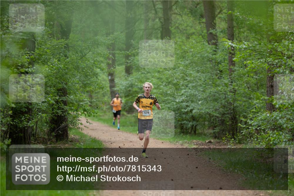 04.05.2025 - 8. Wedeler Halbmarathon Michael Strokosch http://msf.ph/oto/7815343 04.05.2025 10:27:37 Laufen 578 meine-sportfotos.de