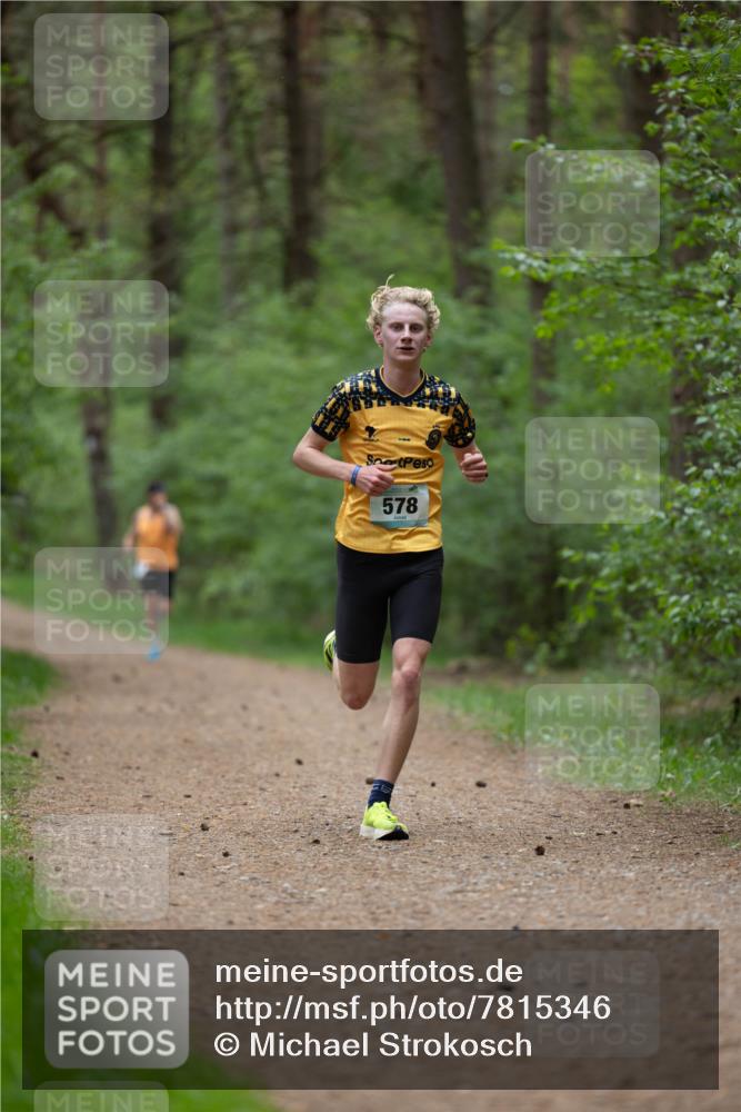 04.05.2025 - 8. Wedeler Halbmarathon Michael Strokosch http://msf.ph/oto/7815346 04.05.2025 10:27:42 Laufen 578 meine-sportfotos.de