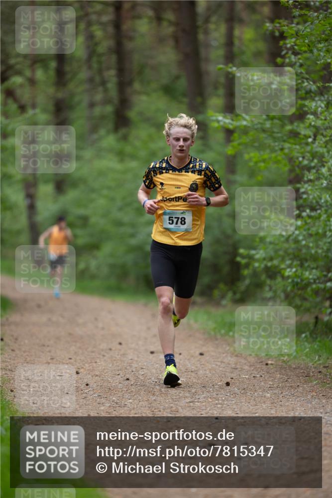 04.05.2025 - 8. Wedeler Halbmarathon Michael Strokosch http://msf.ph/oto/7815347 04.05.2025 10:27:42 Laufen 578 meine-sportfotos.de