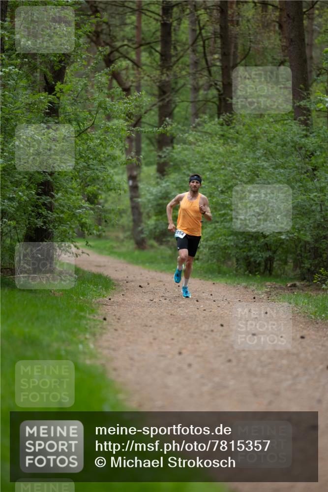 04.05.2025 - 8. Wedeler Halbmarathon Michael Strokosch http://msf.ph/oto/7815357 04.05.2025 10:27:46 Laufen 1184, 9 meine-sportfotos.de