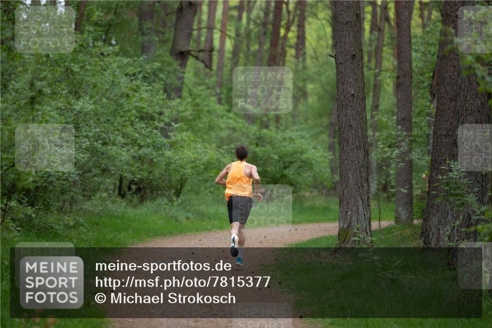 04.05.2025 - 8. Wedeler Halbmarathon Michael Strokosch http://msf.ph/oto/7815377 04.05.2025 10:28:04 Laufen  meine-sportfotos.de