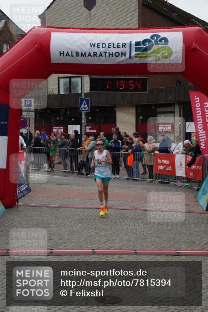 04.05.2025 - 8. Wedeler Halbmarathon Felixshl http://msf.ph/oto/7815394 04.05.2025 11:19:52 Ziel 630, 966 meine-sportfotos.de