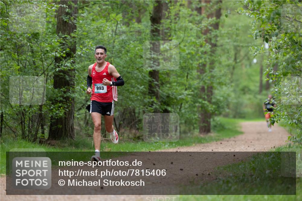 04.05.2025 - 8. Wedeler Halbmarathon Michael Strokosch http://msf.ph/oto/7815406 04.05.2025 10:29:18 Laufen 993 meine-sportfotos.de