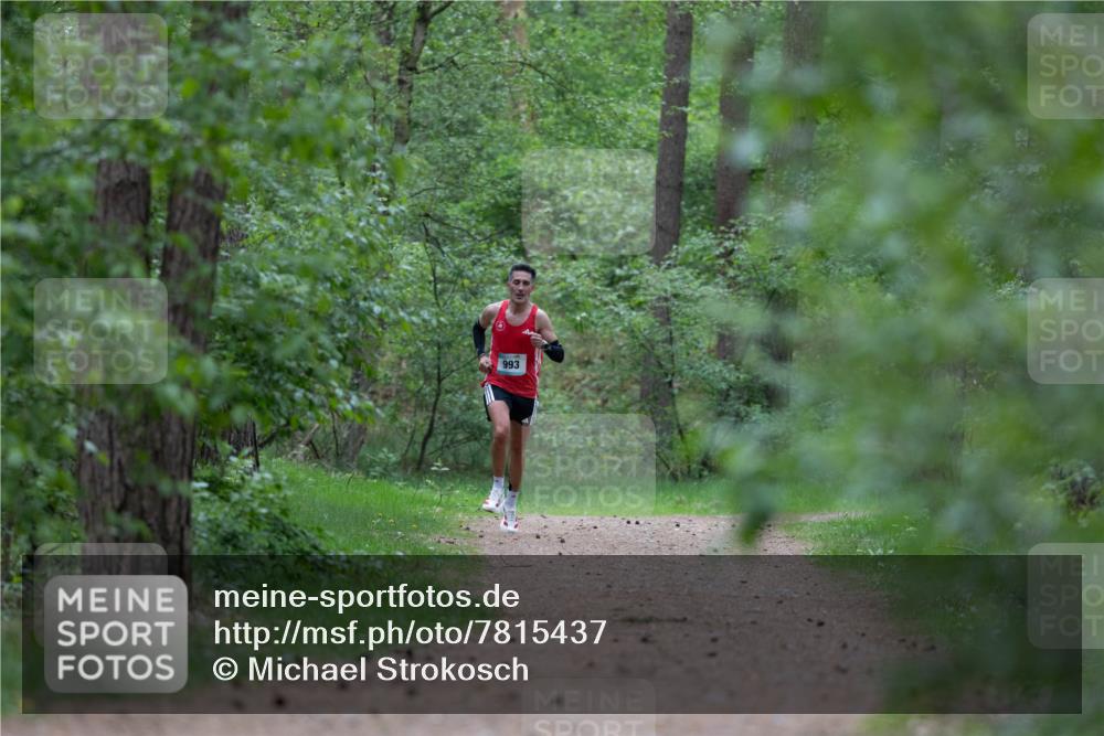 04.05.2025 - 8. Wedeler Halbmarathon Michael Strokosch http://msf.ph/oto/7815437 04.05.2025 10:29:22 Laufen 993 meine-sportfotos.de