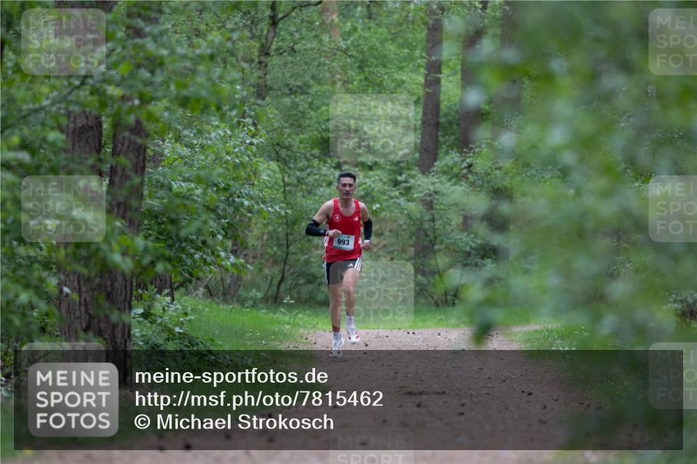 04.05.2025 - 8. Wedeler Halbmarathon Michael Strokosch http://msf.ph/oto/7815462 04.05.2025 10:29:24 Laufen  meine-sportfotos.de
